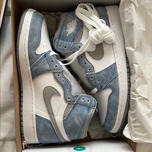 Nike Air Jordan 1 Retro High OG Box